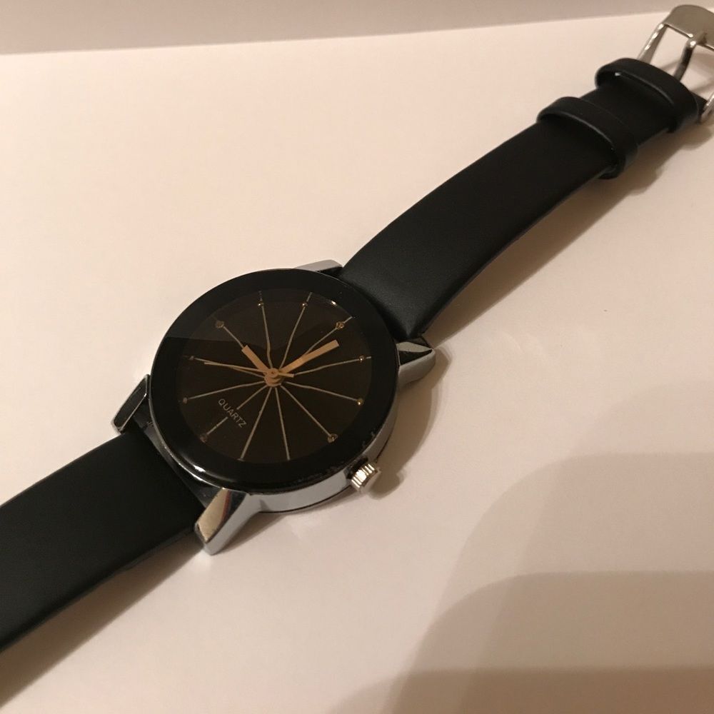 Beautiful Black Quartz Watch!